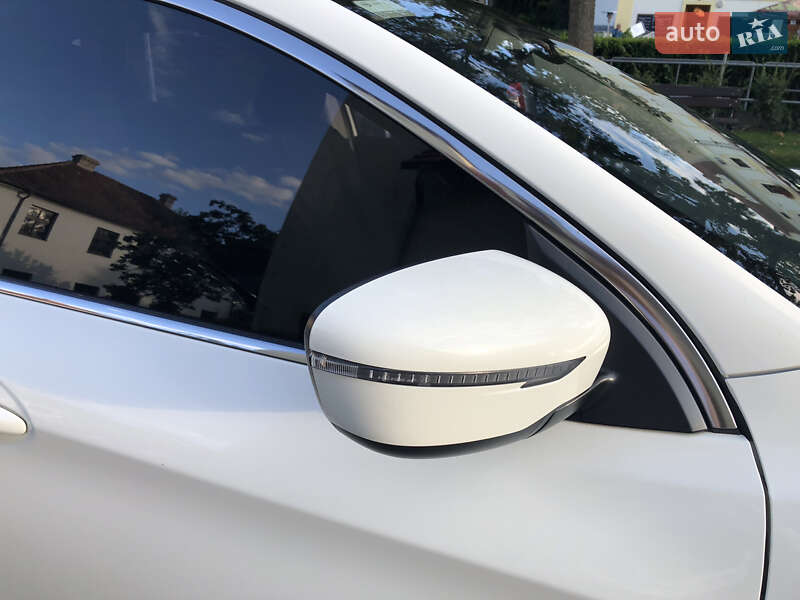 Внедорожник / Кроссовер Nissan Qashqai 2015 в Киеве