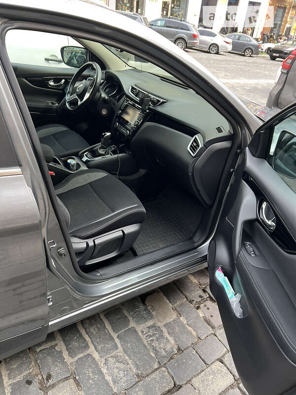 Внедорожник / Кроссовер Nissan Qashqai 2017 в Киеве