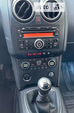 Внедорожник / Кроссовер Nissan Qashqai 2009 в 