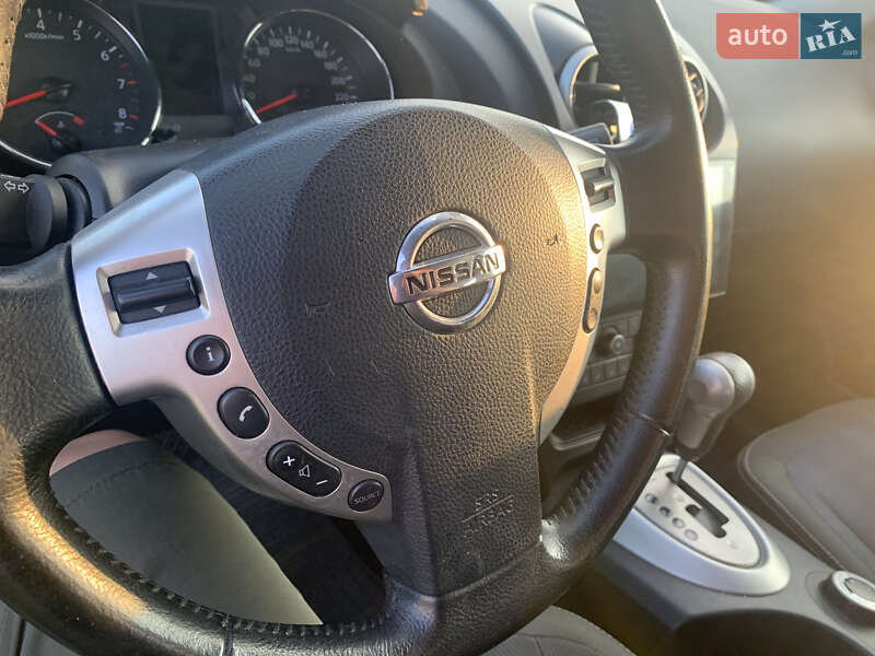 Позашляховик / Кросовер Nissan Qashqai 2010 в Києві