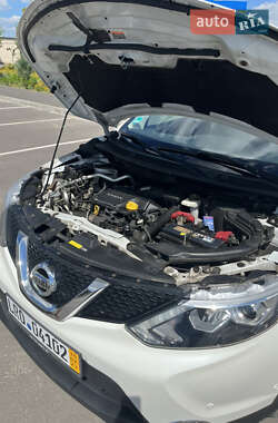 Внедорожник / Кроссовер Nissan Qashqai 2014 в 