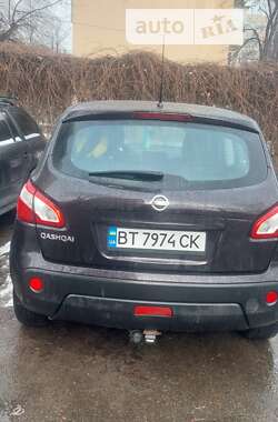 Позашляховик / Кросовер Nissan Qashqai 2010 в Володимир-Волинському