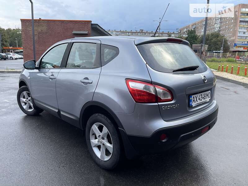 Внедорожник / Кроссовер Nissan Qashqai 2010 в Харькове
