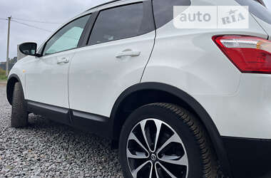 Внедорожник / Кроссовер Nissan Qashqai 2013 в 