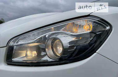 Внедорожник / Кроссовер Nissan Qashqai 2013 в 