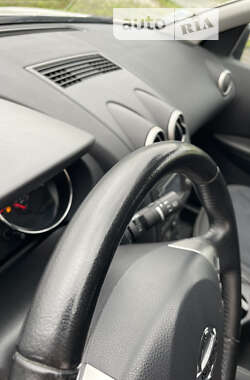 Внедорожник / Кроссовер Nissan Qashqai 2013 в 