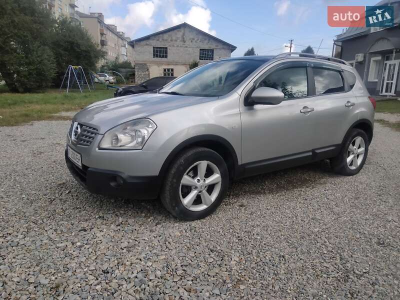 Позашляховик / Кросовер Nissan Qashqai 2010 в Івано-Франківську