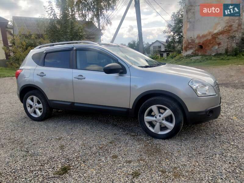 Позашляховик / Кросовер Nissan Qashqai 2010 в Івано-Франківську