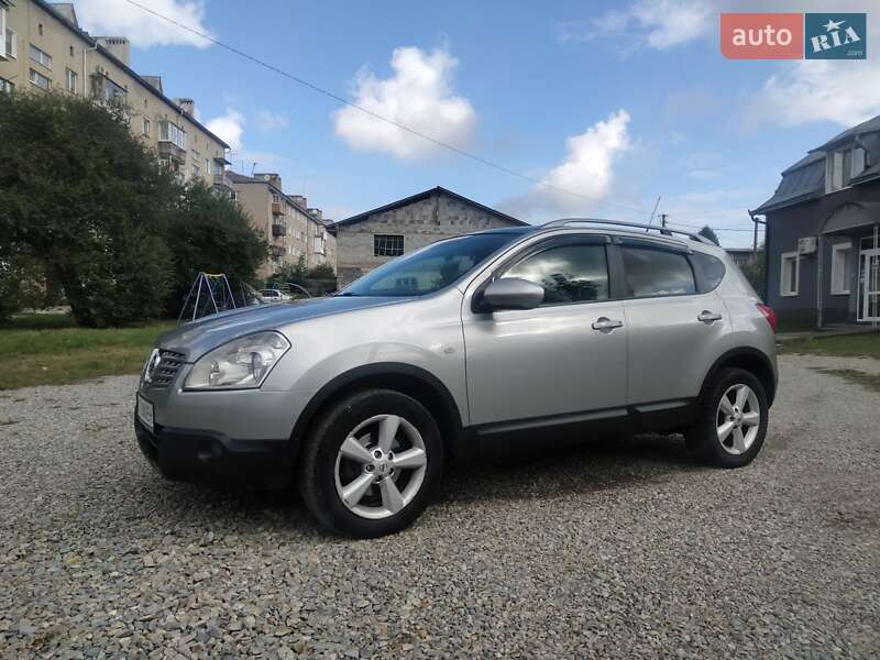 Позашляховик / Кросовер Nissan Qashqai 2010 в Івано-Франківську