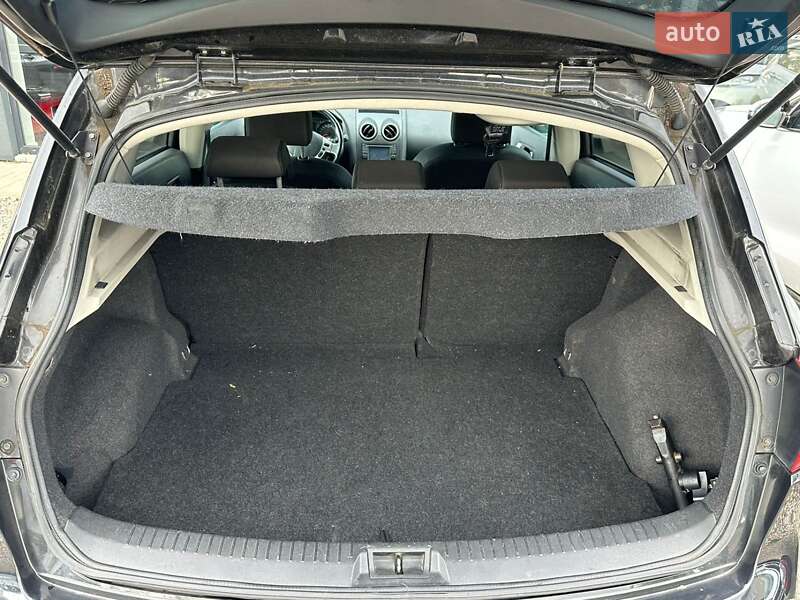 Позашляховик / Кросовер Nissan Qashqai 2011 в Києві