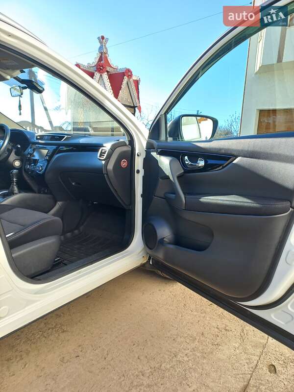 Внедорожник / Кроссовер Nissan Qashqai 2017 в Черновцах