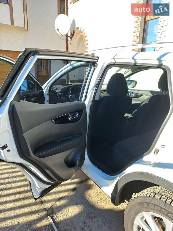 Внедорожник / Кроссовер Nissan Qashqai 2017 в Черновцах