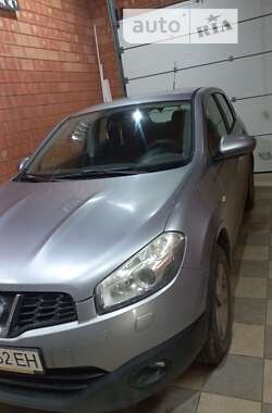 Внедорожник / Кроссовер Nissan Qashqai 2010 в 