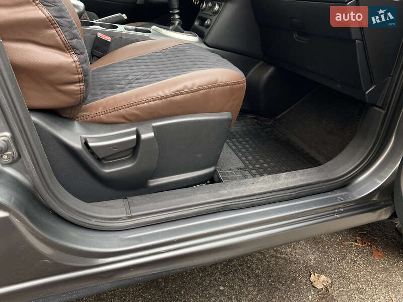 Позашляховик / Кросовер Nissan Qashqai 2011 в Києві