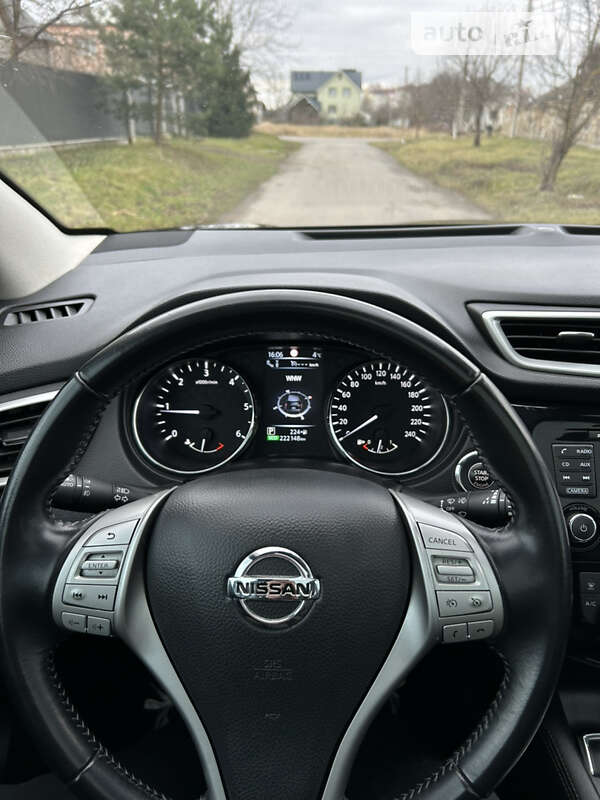 Внедорожник / Кроссовер Nissan Qashqai 2016 в Ивано-Франковске