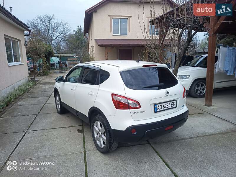 Внедорожник / Кроссовер Nissan Qashqai 2011 в Берегово