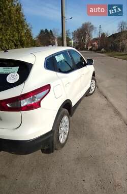 Позашляховик / Кросовер Nissan Qashqai 2015 в Рівному