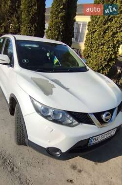 Внедорожник / Кроссовер Nissan Qashqai 2015 в Ровно