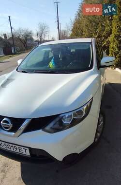 Позашляховик / Кросовер Nissan Qashqai 2015 в Рівному