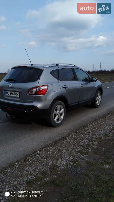 Позашляховик / Кросовер Nissan Qashqai 2010 в Стрию