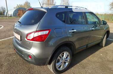 Внедорожник / Кроссовер Nissan Qashqai 2012 в Дубно