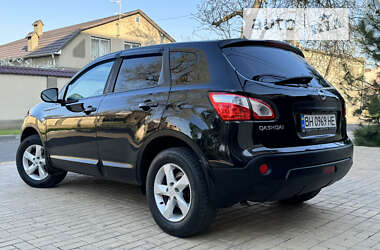 Позашляховик / Кросовер Nissan Qashqai 2010 в Одесі