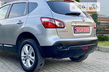 Внедорожник / Кроссовер Nissan Qashqai 2010 в Стрые