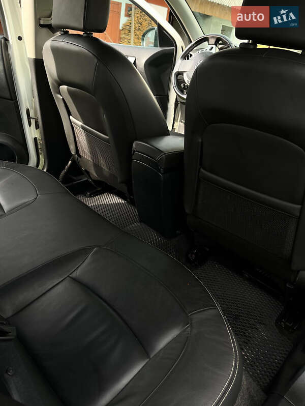 Внедорожник / Кроссовер Nissan Qashqai 2010 в Косове