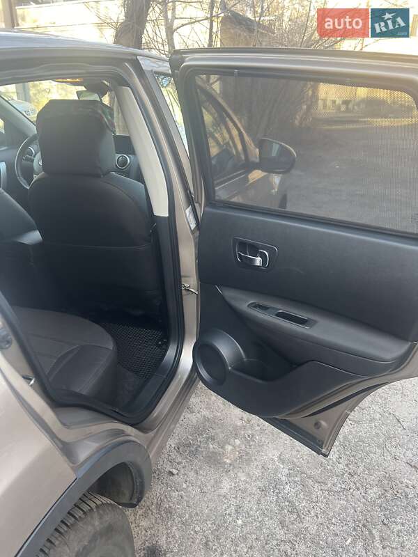 Позашляховик / Кросовер Nissan Qashqai 2009 в Львові