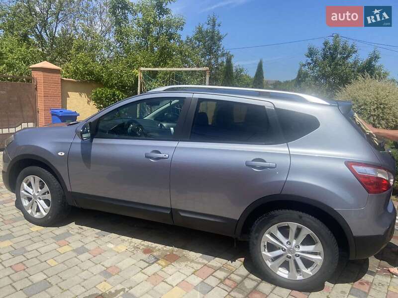 Внедорожник / Кроссовер Nissan Qashqai 2010 в Ивано-Франковске