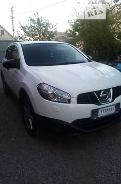 Внедорожник / Кроссовер Nissan Qashqai 2013 в Пулинах