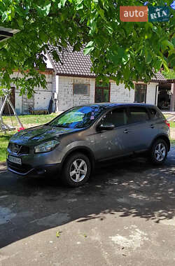 Внедорожник / Кроссовер Nissan Qashqai 2012 в 