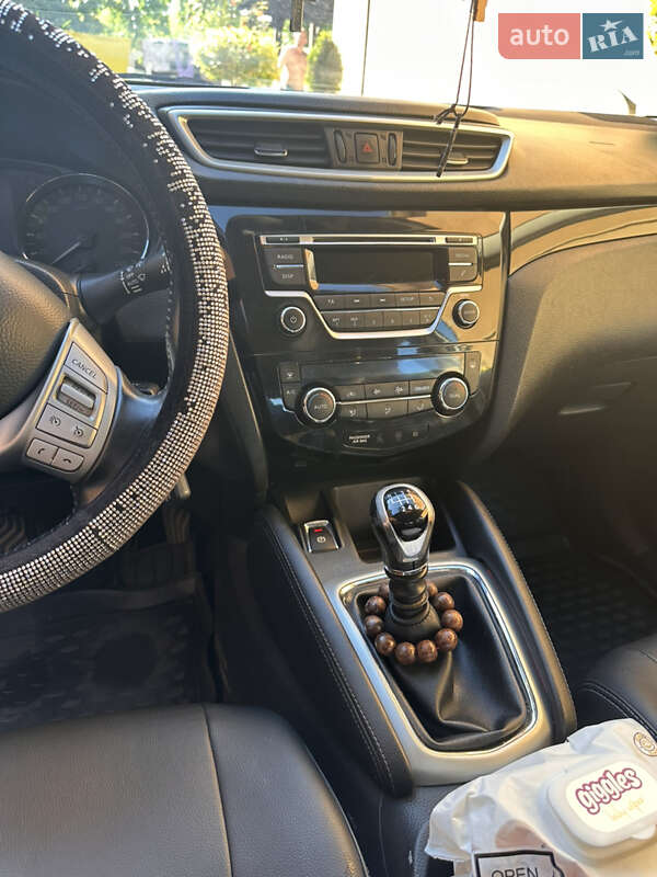 Внедорожник / Кроссовер Nissan Qashqai 2015 в Ужгороде