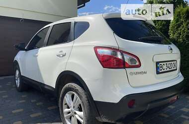 Позашляховик / Кросовер Nissan Qashqai 2012 в Городку