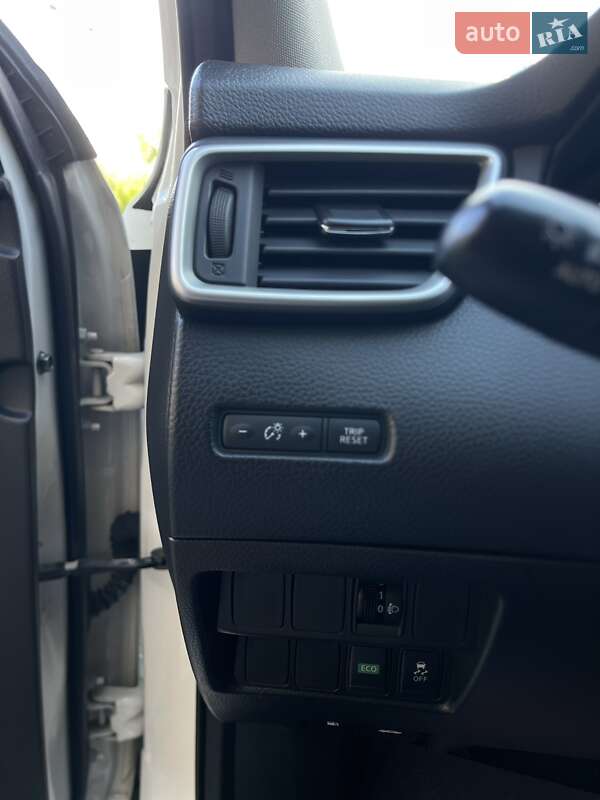 Внедорожник / Кроссовер Nissan Qashqai 2016 в Софиевской Борщаговке