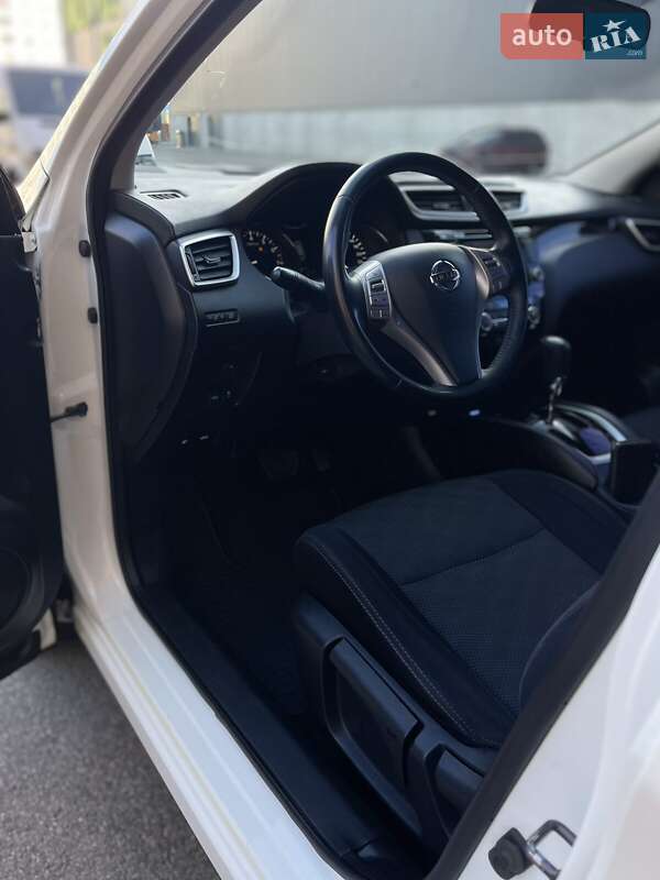 Внедорожник / Кроссовер Nissan Qashqai 2016 в Софиевской Борщаговке