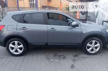 Позашляховик / Кросовер Nissan Qashqai 2010 в Чернівцях