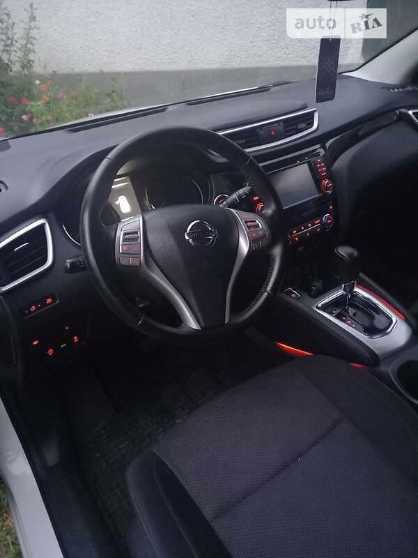Внедорожник / Кроссовер Nissan Qashqai 2016 в Черновцах