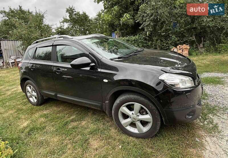 Внедорожник / Кроссовер Nissan Qashqai 2011 в Тараще