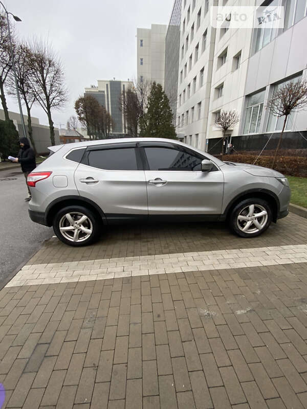 Внедорожник / Кроссовер Nissan Qashqai 2016 в Ирпене