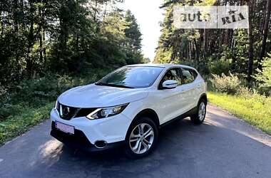 Позашляховик / Кросовер Nissan Qashqai 2015 в Радивиліві