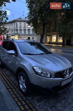 Внедорожник / Кроссовер Nissan Qashqai 2012 в 