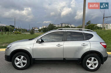Внедорожник / Кроссовер Nissan Qashqai 2012 в 
