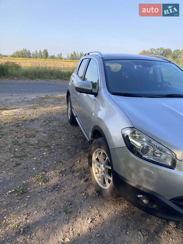 Внедорожник / Кроссовер Nissan Qashqai 2010 в Ямполе