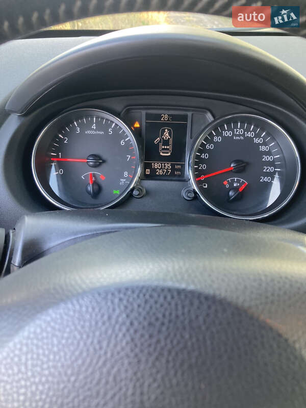 Внедорожник / Кроссовер Nissan Qashqai 2010 в Ямполе