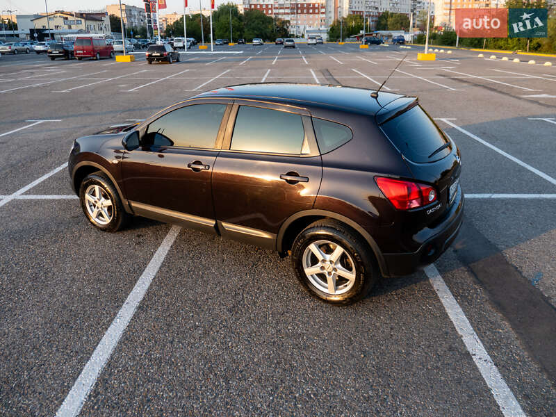 Внедорожник / Кроссовер Nissan Qashqai 2009 в Черновцах