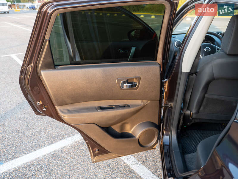 Внедорожник / Кроссовер Nissan Qashqai 2009 в Черновцах