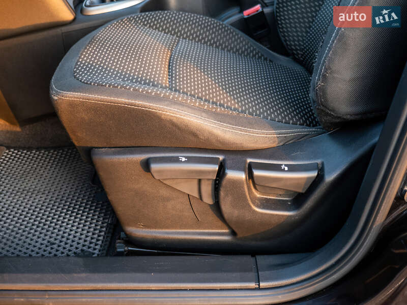 Внедорожник / Кроссовер Nissan Qashqai 2009 в Черновцах