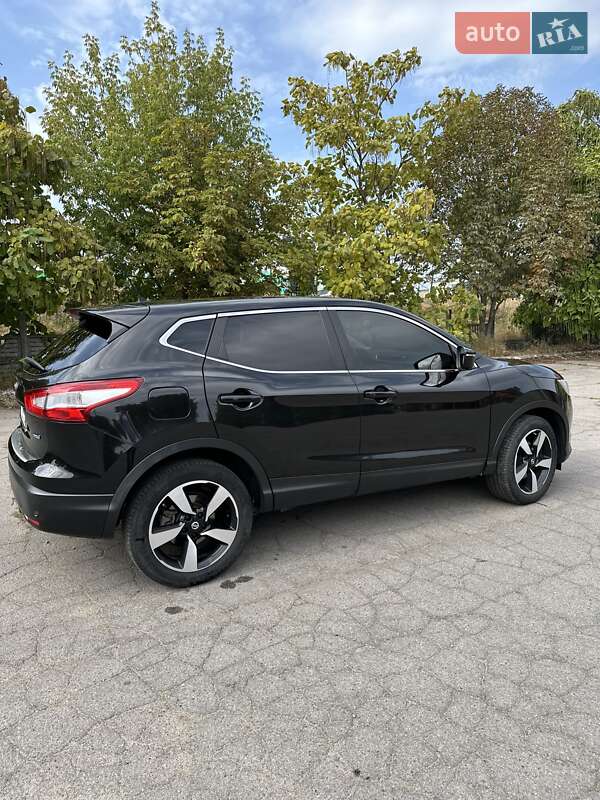 Внедорожник / Кроссовер Nissan Qashqai 2015 в Семеновке