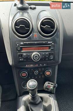 Внедорожник / Кроссовер Nissan Qashqai 2006 в 
